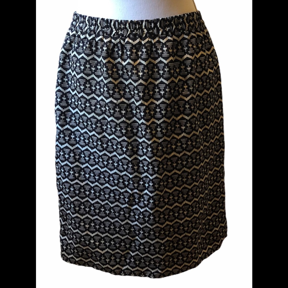 Loft skirt small